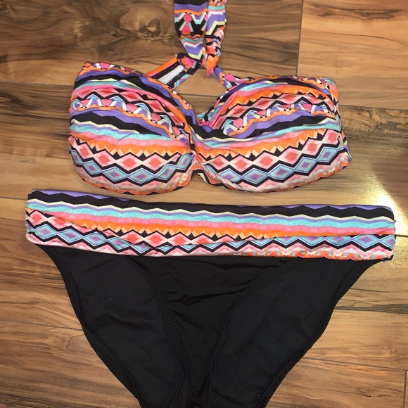 Kenneth Cole New York 2 Piece Swimwear - Picture 3 of 4